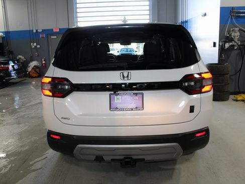 Used 2025 Honda Pilot EX-L image 46
