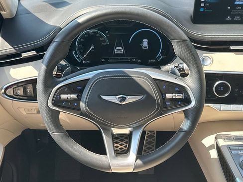 Used 2022 Genesis GV70 3.5T Sport w/ Sport Prestige Package AWD/4WD image 25