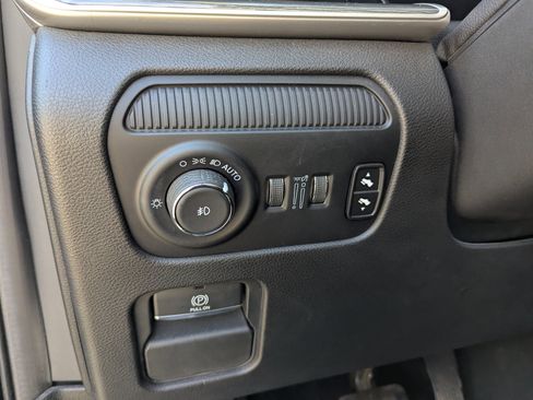 Used 2022 Jeep Wagoneer Series III w/ Premium Group I image 21