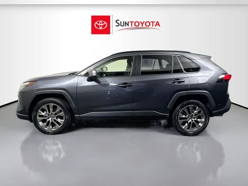 Used 2023 Toyota RAV4 XLE Premium image 7