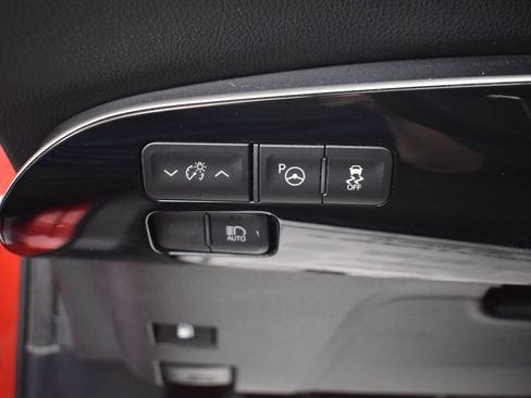 Used 2018 Toyota Prius Two w/ Prius Two Safety Plus Package FWD image 15