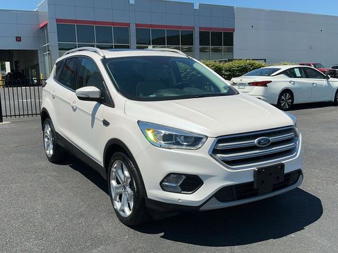 Used 2018 Ford Escape Titanium w/ Ford Safe & Smart Package AWD/4WD image 3