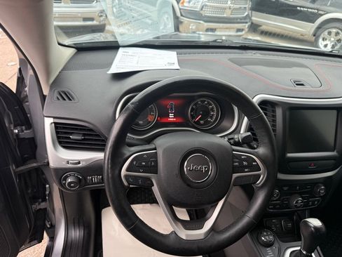 Used 2014 Jeep Cherokee Trailhawk image 23