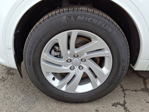 Certified 2024 Land Rover Discovery Sport S image 9