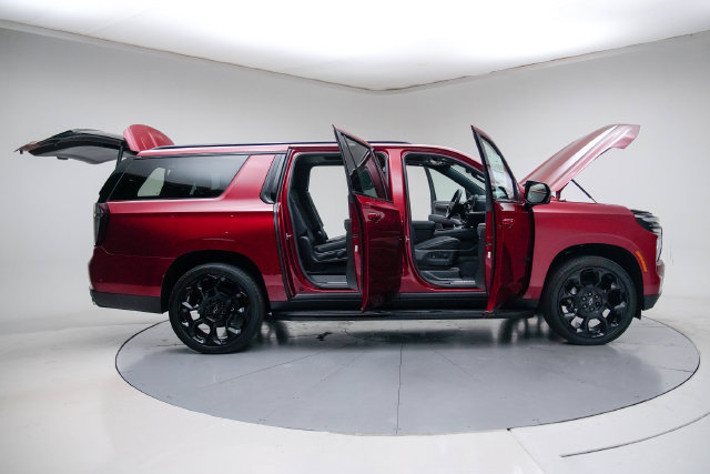 New 2026 Chevrolet Suburban RST AWD/4WD image 16