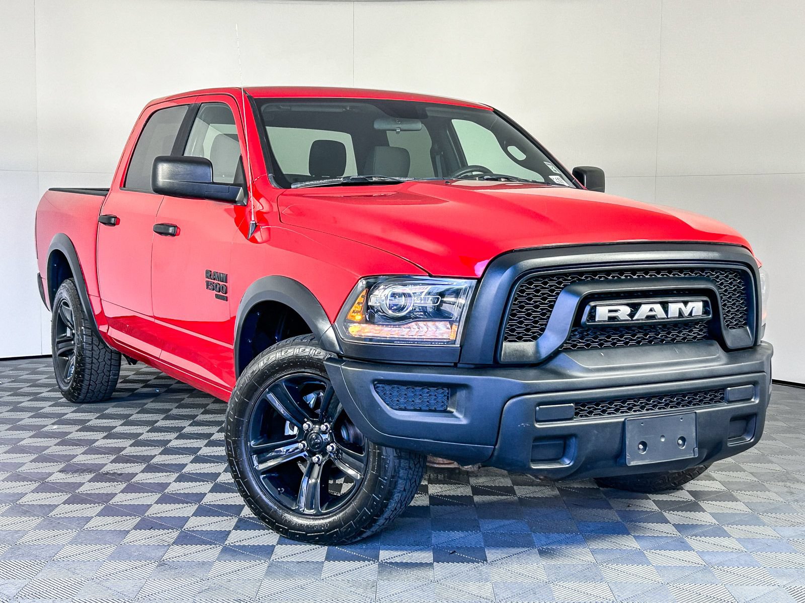 Used 2024 RAM 1500 Warlock AWD/4WD image 1