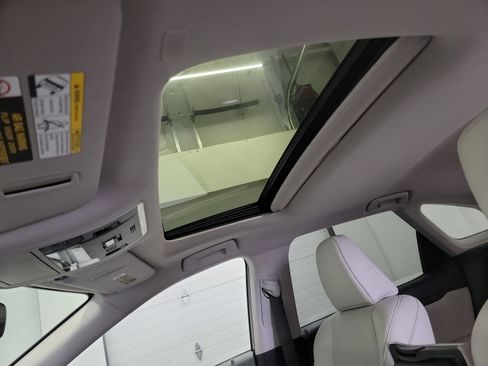 Used 2020 Lexus RX 350L Premium w/ Premium Package AWD/4WD image 24