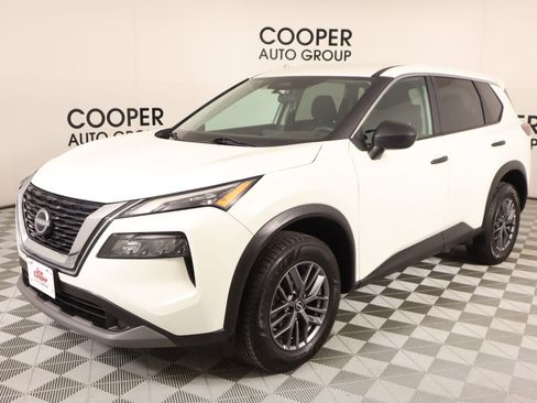 Used 2023 Nissan Rogue S image 9