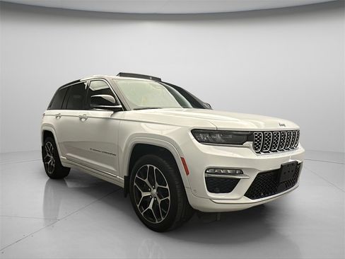 Used 2023 Jeep Grand Cherokee Summit image 1