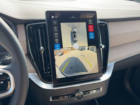 New 2026 Volvo XC90 B6 Plus w/ Protection Package Premier image 23