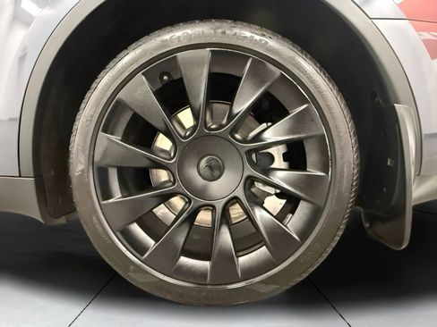 Used 2023 Tesla Model Y Long Range image 26