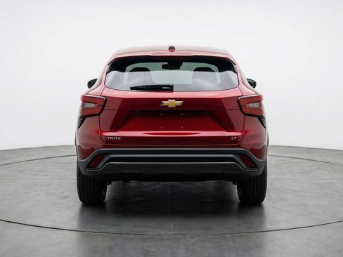 Used 2025 Chevrolet Trax LT image 7
