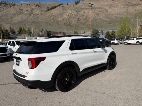 Used 2020 Ford Explorer ST w/ ST Street Pack image 10