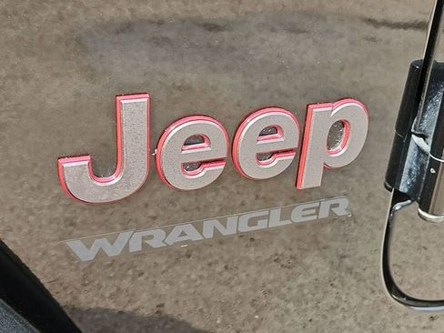 Used 2020 Jeep Wrangler Rubicon AWD/4WD image 32