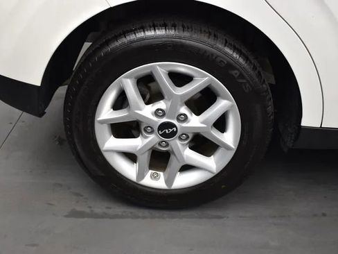 Used 2025 Kia Soul LX w/ LX Technology Package FWD image 35