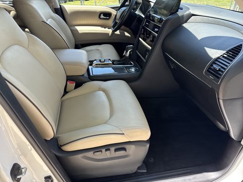 Used 2021 Nissan Armada SV w/ SV Appearance Package RWD image 13