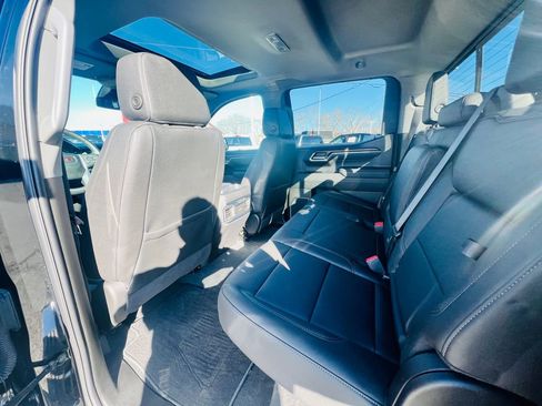 Used 2025 GMC Sierra 1500 SLT w/ SLT Premium Plus Package image 37