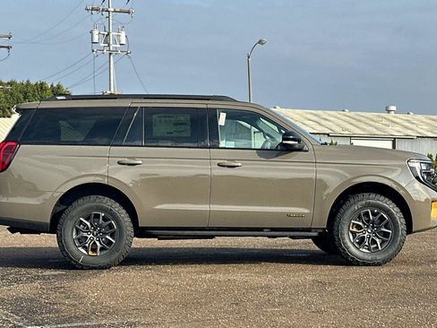 New 2026 Ford Expedition Tremor image 3