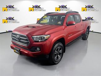 Used 2016 Toyota Tacoma SR5 video 1
