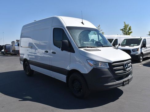 New 2025 Mercedes-Benz Sprinter 2500 image 3