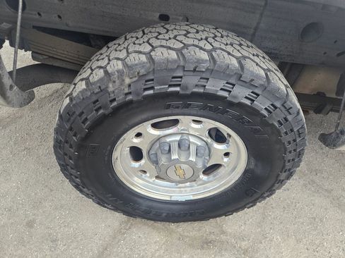 Used 2007 Chevrolet Silverado 2500 LT w/ Heavy-Duty Power Package image 30