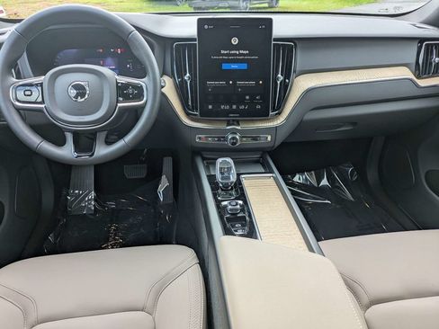 New 2026 Volvo XC60 T8 Plus w/ Climate Package PRO AWD/4WD image 16