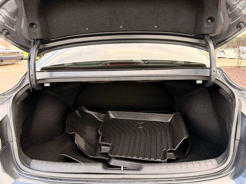 Used 2021 Hyundai Elantra SE image 35