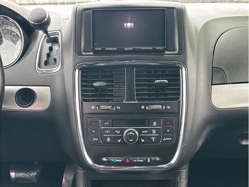 Used 2019 Dodge Grand Caravan GT image 17