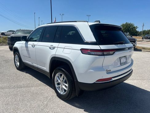 New 2026 Jeep Grand Cherokee Laredo RWD image 3