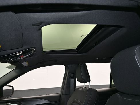New 2025 Jeep Grand Cherokee Laredo RWD image 11