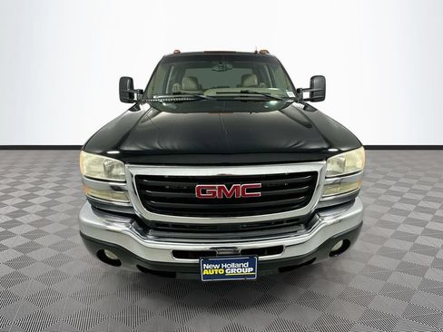 Used 2007 GMC Sierra 3500 SLT w/ Heavy-Duty Power Package AWD/4WD image 2
