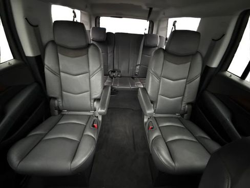 Used 2018 Cadillac Escalade ESV Luxury image 16