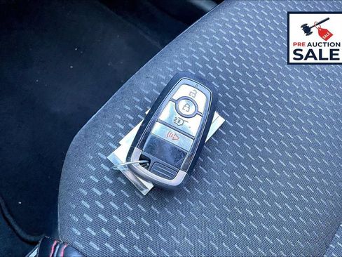 Used 2025 Ford Escape ST-Line AWD/4WD image 11