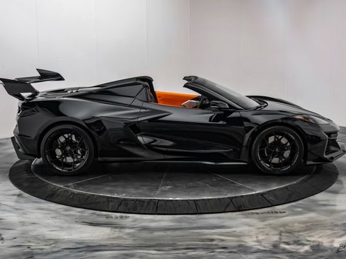Used 2025 Chevrolet Corvette Z06 RWD image 26