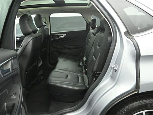 Certified 2022 Ford Edge Titanium w/ Class II Trailer Tow Package image 21