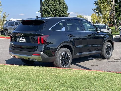 New 2026 Kia Sorento S image 8