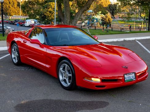 Used 2004 Chevrolet Corvette Coupe image 4