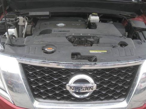 Used 2014 Nissan Pathfinder S AWD/4WD image 32
