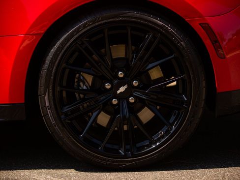 Used 2017 Chevrolet Camaro ZL1 RWD image 26