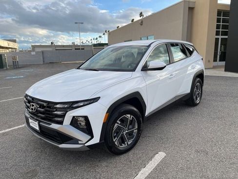 New 2026 Hyundai Tucson Blue SE image 2