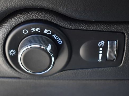 Used 2025 Dodge Durango GT AWD/4WD image 24