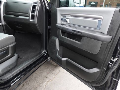 Used 2023 RAM 1500 Classic SLT w/ Electronics Convenience Group AWD/4WD image 33