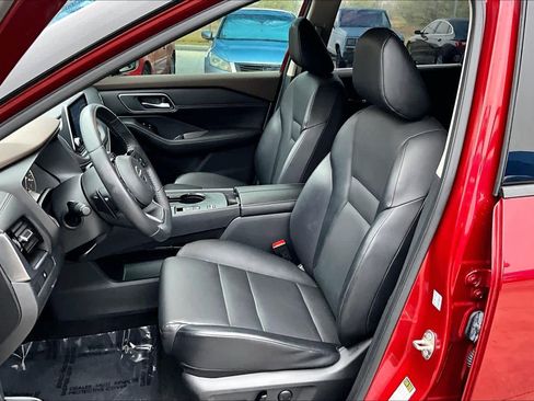 Used 2021 Nissan Rogue SV w/ Premium Package image 7