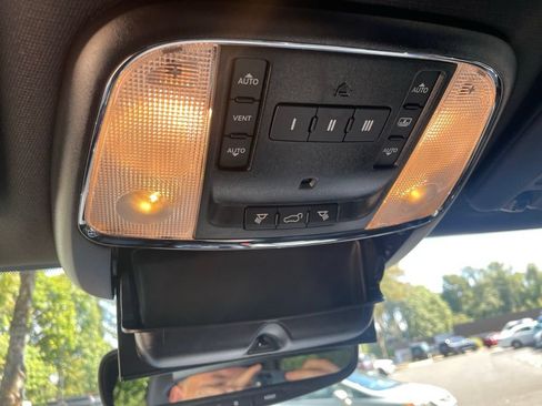 Used 2020 Jeep Grand Cherokee Trailhawk w/ Trailhawk Luxury Group AWD/4WD image 16