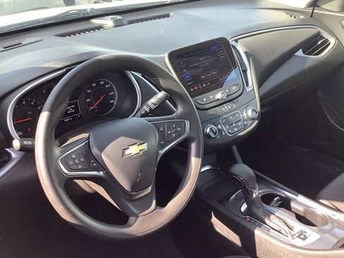 Used 2023 Chevrolet Malibu LT FWD image 2