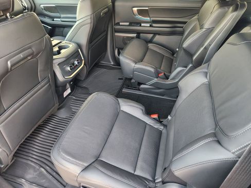 New 2026 Ford Expedition Max Platinum w/ Stealth Appearance Package AWD/4WD image 25