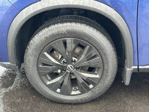 Certified 2023 Nissan Rogue SV image 10