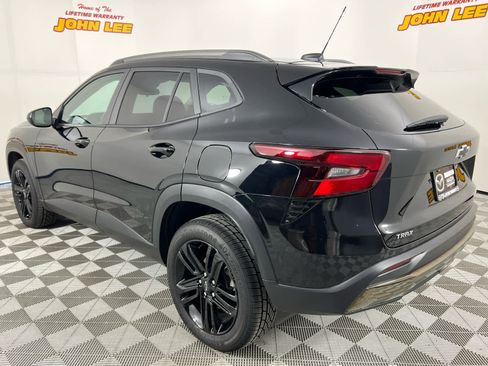 Used 2024 Chevrolet Trax ACTIV image 3