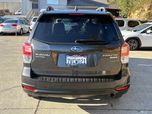 Used 2017 Subaru Forester 2.5i Touring w/ Popular Package #1 AWD/4WD image 5