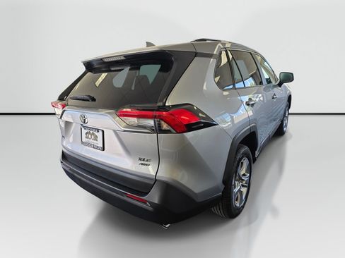 Used 2025 Toyota RAV4 XLE AWD/4WD image 3